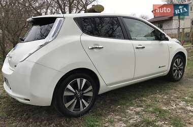 Хэтчбек Nissan Leaf 2015 в Чернигове