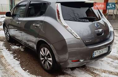 Хэтчбек Nissan Leaf 2014 в 