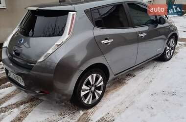 Хэтчбек Nissan Leaf 2014 в 