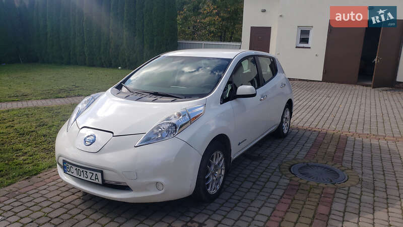 Хэтчбек Nissan Leaf 2014 в Львове