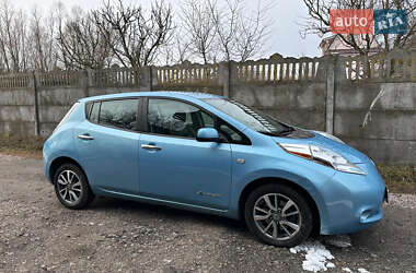 Хэтчбек Nissan Leaf 2015 в 