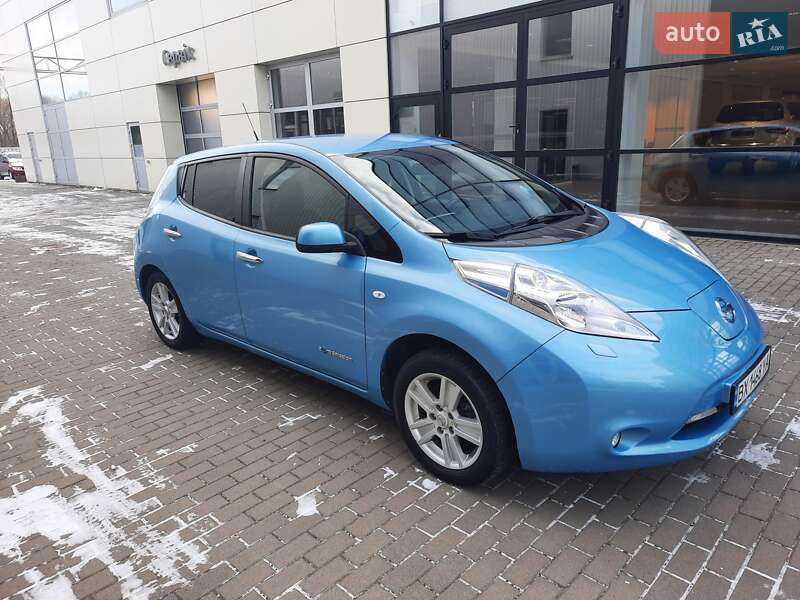 Хэтчбек Nissan Leaf 2016 в Хмельницком