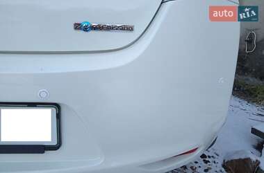 Хэтчбек Nissan Leaf 2017 в 