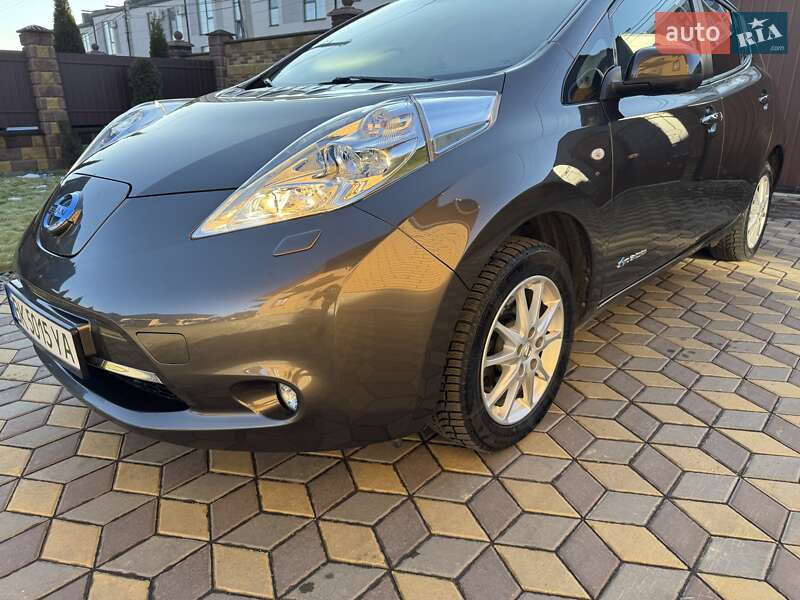 Хэтчбек Nissan Leaf 2016 в Ровно