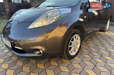 Хэтчбек Nissan Leaf 2016 в 