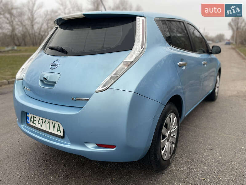 Хетчбек Nissan Leaf 2014 в Дніпрі
