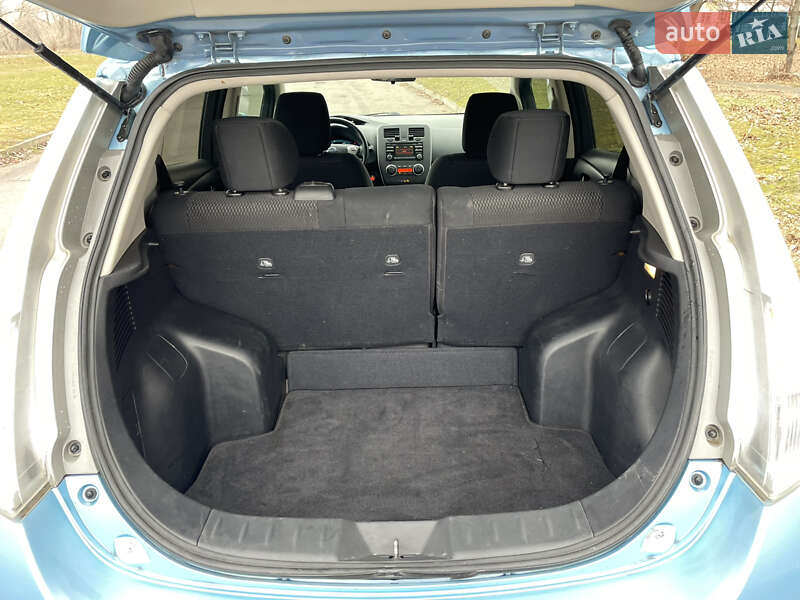 Хетчбек Nissan Leaf 2014 в Дніпрі