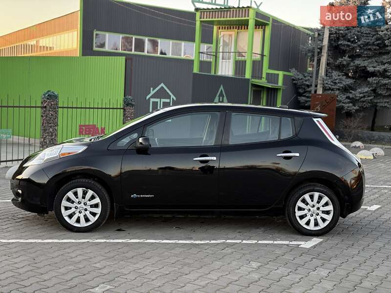 Хетчбек Nissan Leaf 2014 в 