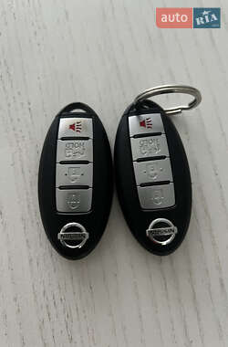 Хетчбек Nissan Leaf 2014 в 