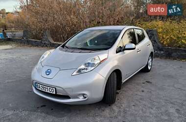 Хетчбек Nissan Leaf 2013 в Новоархангельську