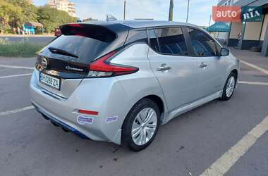 Хэтчбек Nissan Leaf 2018 в 