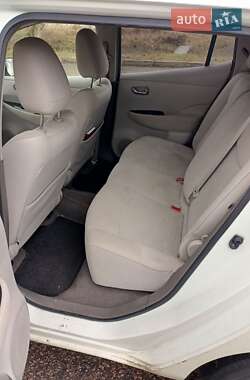 Хэтчбек Nissan Leaf 2012 в Березане