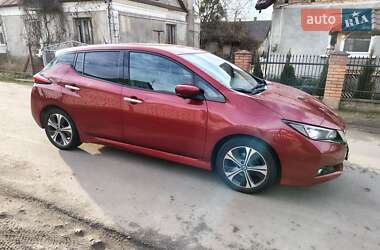 Хэтчбек Nissan Leaf 2018 в Дубно