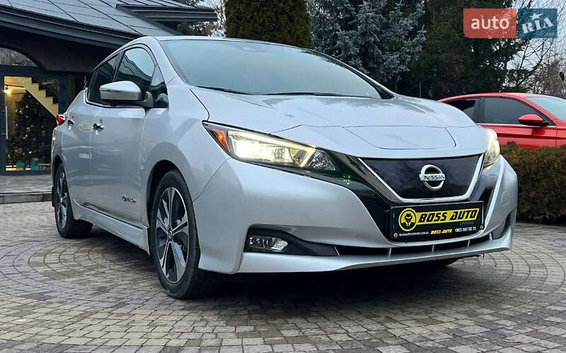 Хэтчбек Nissan Leaf 2018 в 