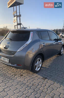 Хэтчбек Nissan Leaf 2015 в Львове