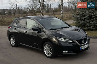 Хэтчбек Nissan Leaf 2018 в 