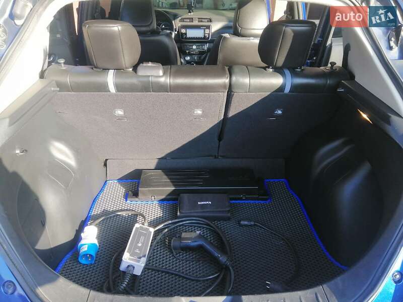Хэтчбек Nissan Leaf 2017 в Киеве