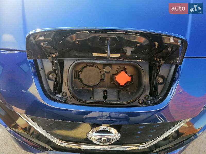 Хэтчбек Nissan Leaf 2017 в Киеве