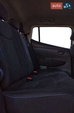 Хэтчбек Nissan Leaf 2014 в 