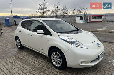 Хэтчбек Nissan Leaf 2017 в 