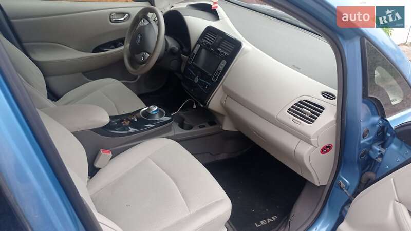 Хэтчбек Nissan Leaf 2012 в Хмельницком