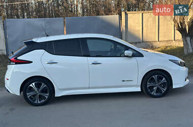 Хэтчбек Nissan Leaf 2019 в 