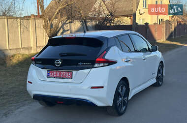 Хэтчбек Nissan Leaf 2019 в 