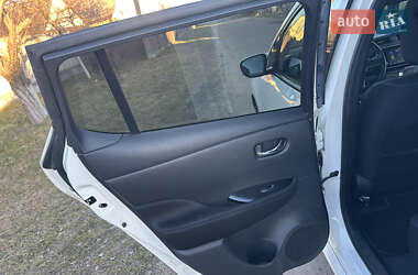 Хэтчбек Nissan Leaf 2019 в 