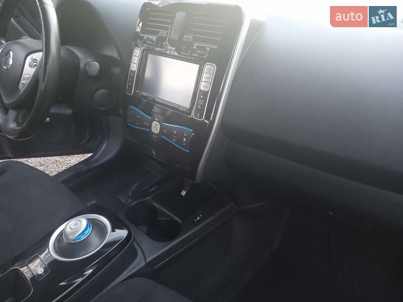 Хэтчбек Nissan Leaf 2015 в Тернополе