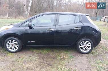 Хэтчбек Nissan Leaf 2015 в 