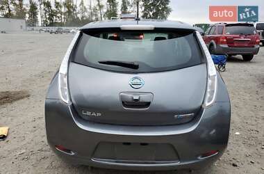 Хэтчбек Nissan Leaf 2015 в 