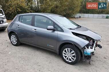 Хэтчбек Nissan Leaf 2015 в 