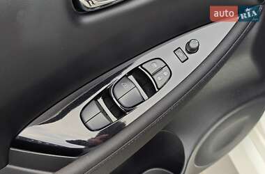 Хетчбек Nissan Leaf 2020 в 