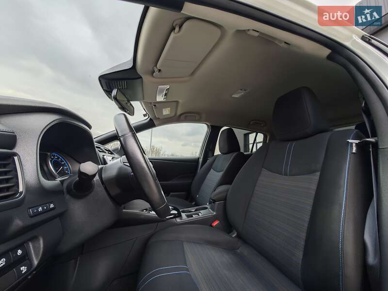 Хэтчбек Nissan Leaf 2020 в Дубно