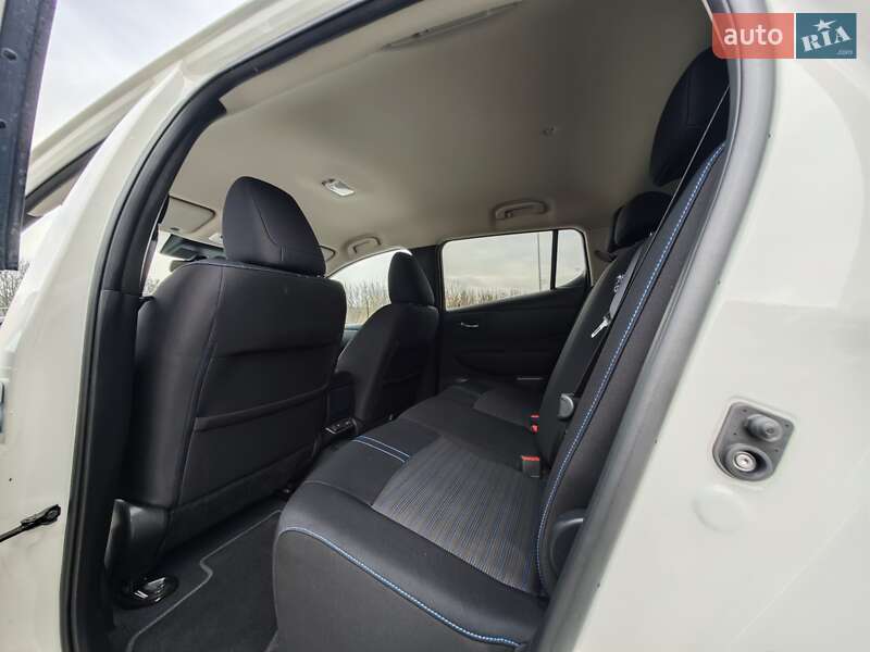 Хэтчбек Nissan Leaf 2020 в Дубно