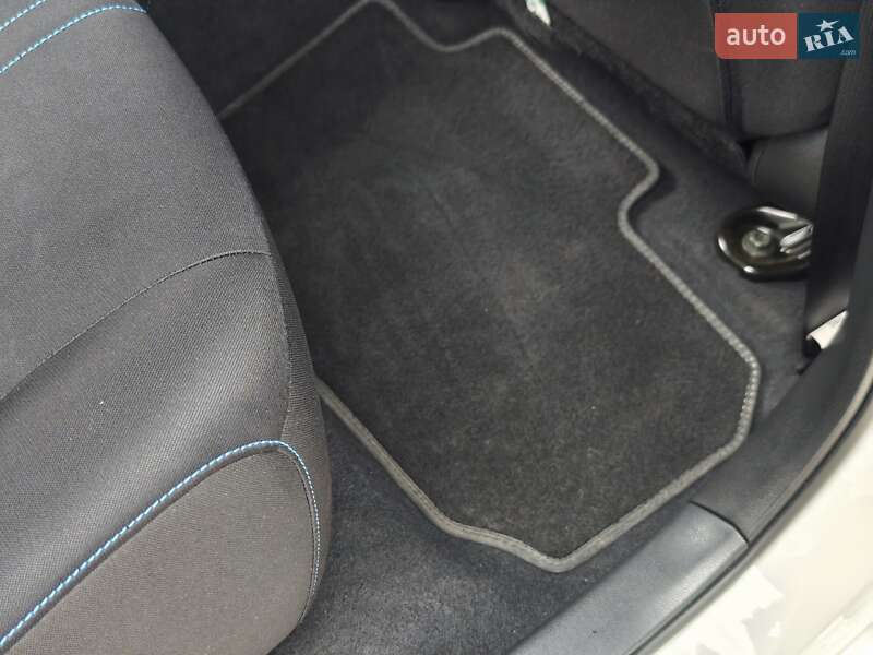 Хэтчбек Nissan Leaf 2020 в Дубно