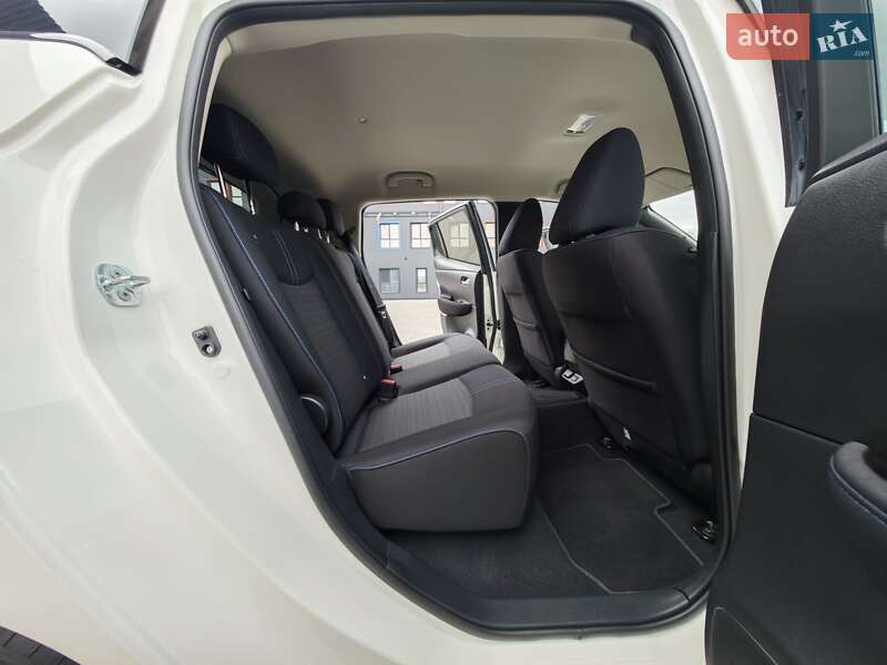 Хэтчбек Nissan Leaf 2020 в Дубно