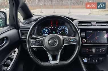 Хетчбек Nissan Leaf 2020 в 