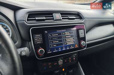 Хетчбек Nissan Leaf 2020 в 