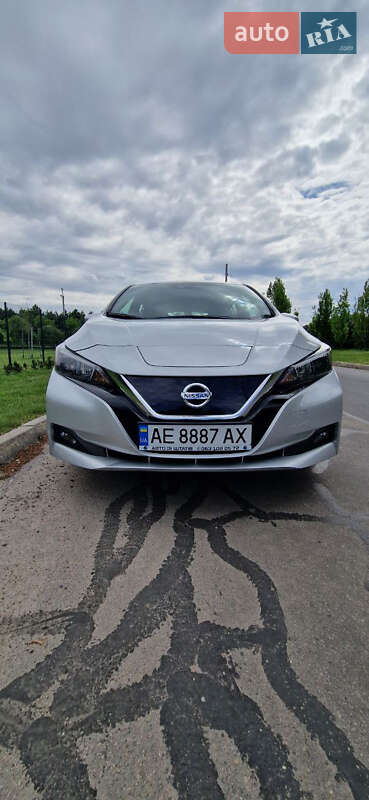 Хэтчбек Nissan Leaf 2021 в Днепре