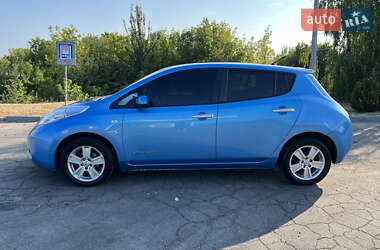 Хетчбек Nissan Leaf 2011 в Полтаві