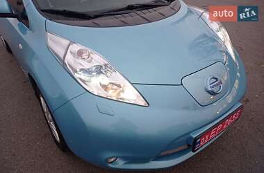 Хэтчбек Nissan Leaf 2015 в 