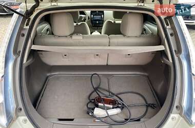 Хэтчбек Nissan Leaf 2011 в 
