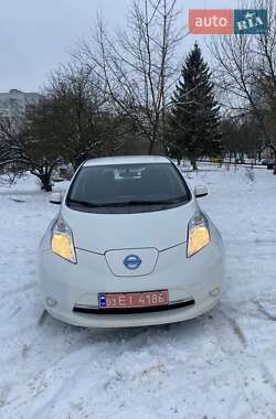 Хэтчбек Nissan Leaf 2014 в Львове