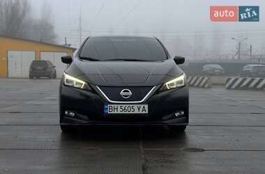 Хэтчбек Nissan Leaf 2018 в 