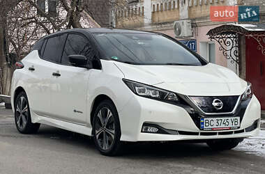 Хэтчбек Nissan Leaf 2020 в 