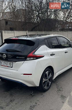 Хэтчбек Nissan Leaf 2020 в 