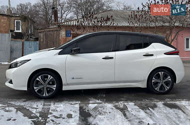 Хэтчбек Nissan Leaf 2020 в 