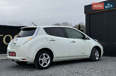 Хэтчбек Nissan Leaf 2012 в 