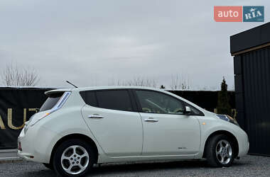 Хэтчбек Nissan Leaf 2012 в 